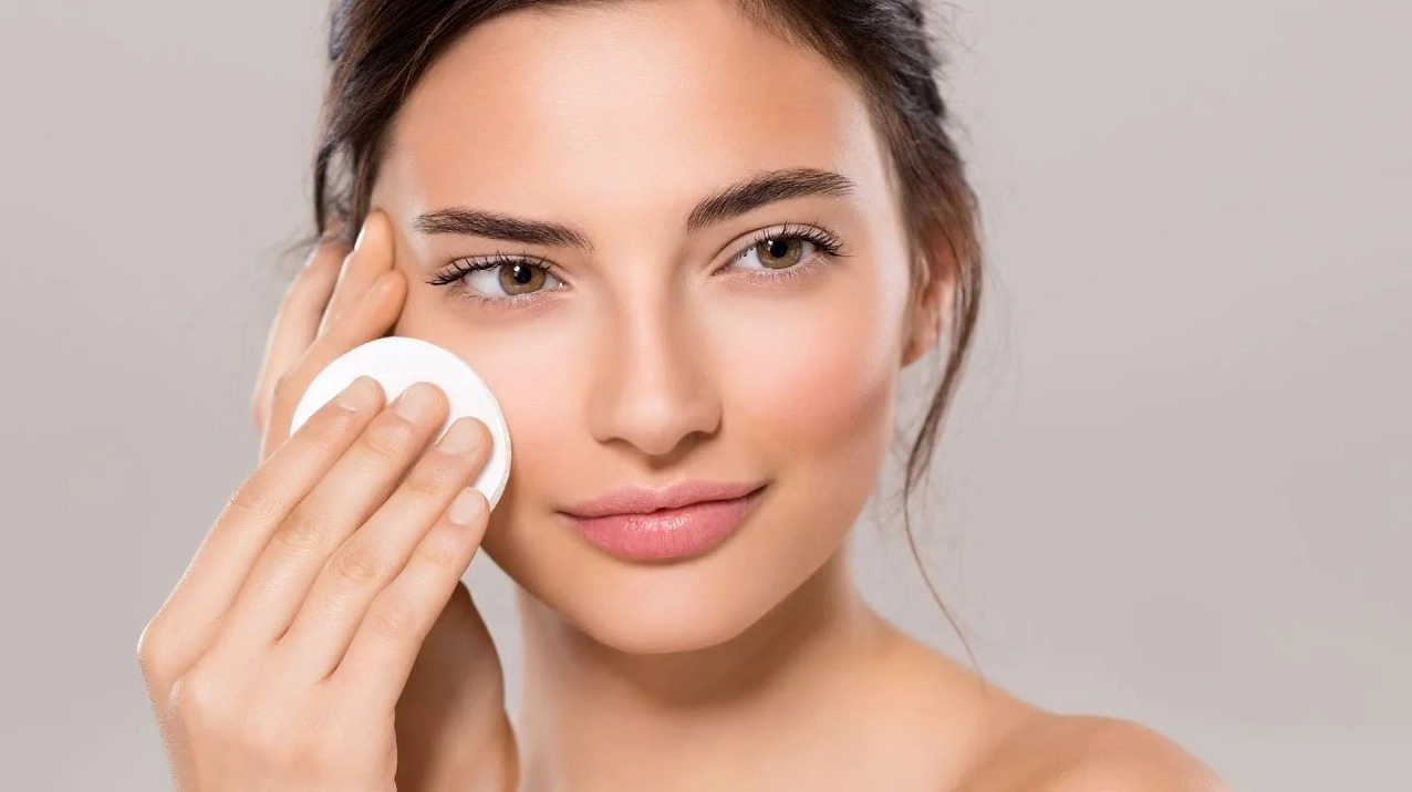Hướng dẫn cách sử dụng AHA đúng cách và an toàn trong quy trình Skincare